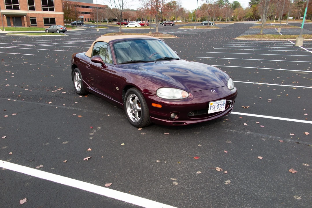 2000 Mazda NB MX-5 Miata - Image 2 of 31