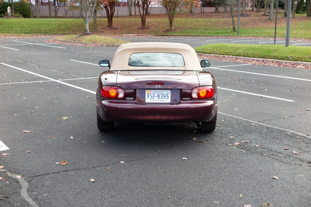 2000 Mazda NB MX-5 Miata - Image 5 of 31