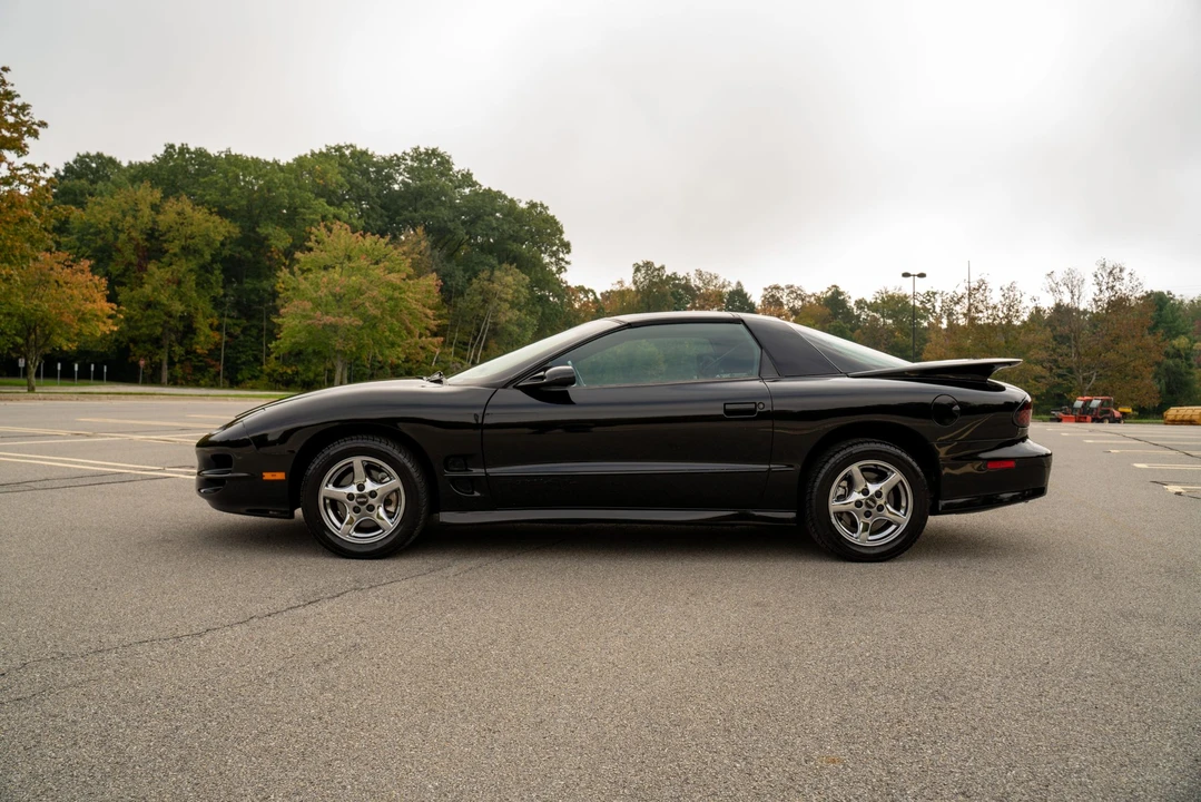 2000 Pontiac Firebird Trans Am 4th Gen - Image 2 of 31