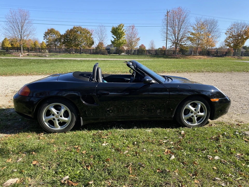 2000 Porsche 986 Boxster - Image 2 of 31