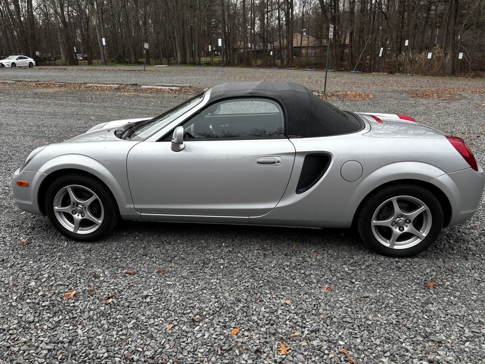 2000 Toyota MR2 Spyder/MR-S - Image 3 of 31