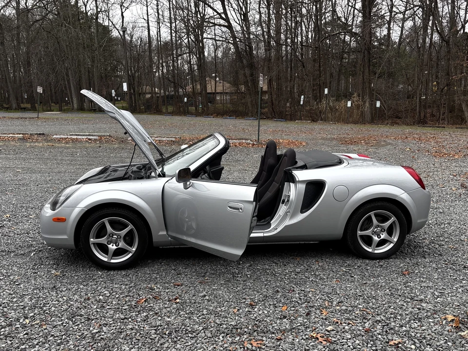 2000 Toyota MR2 Spyder/MR-S - Image 12 of 31
