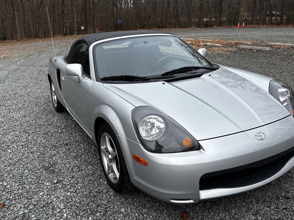 2000 Toyota MR2 Spyder/MR-S - Image 24 of 31