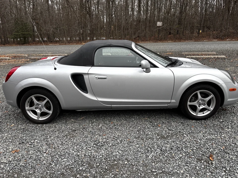 2000 Toyota MR2 Spyder/MR-S - Image 9 of 31