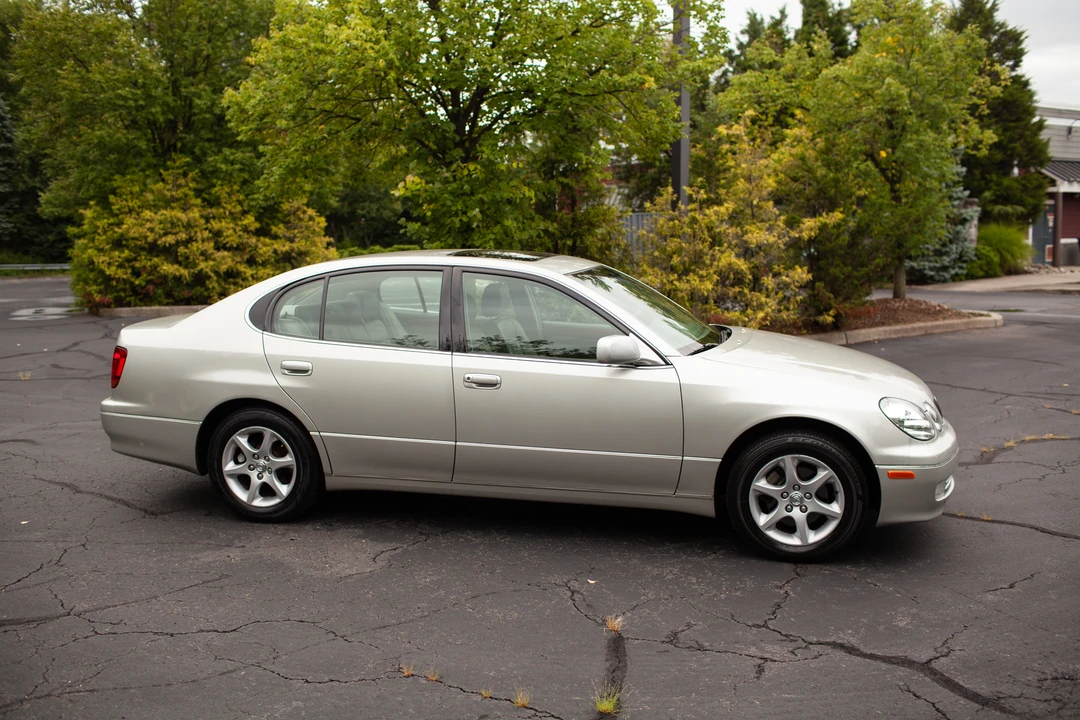 2001 Lexus GS 2nd Gen - Image 11 of 31