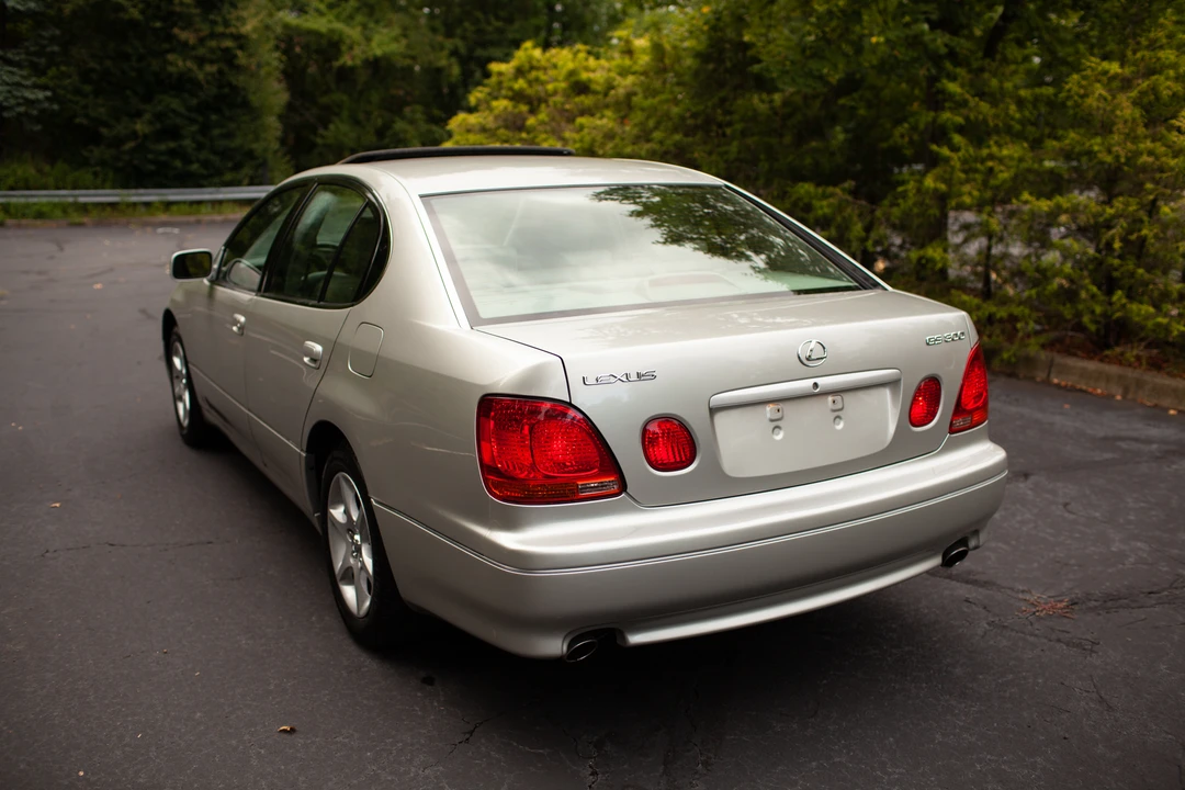 2001 Lexus GS 2nd Gen - Image 22 of 31
