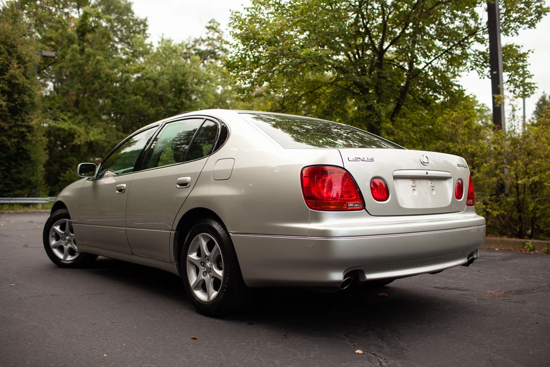 2001 Lexus GS 2nd Gen - Image 24 of 31
