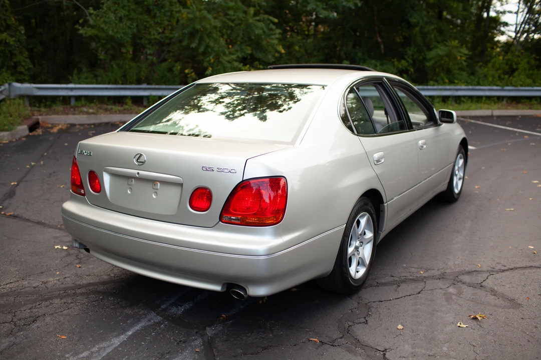 2001 Lexus GS 2nd Gen - Image 17 of 31