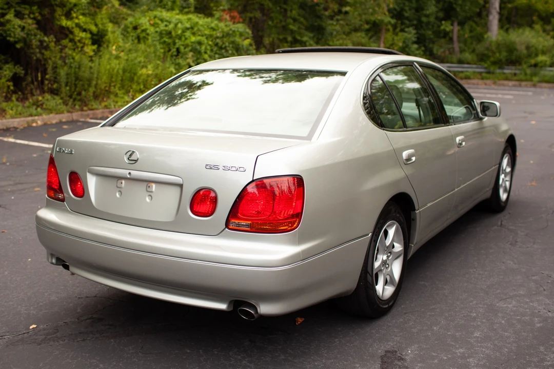 2001 Lexus GS 2nd Gen - Image 16 of 31