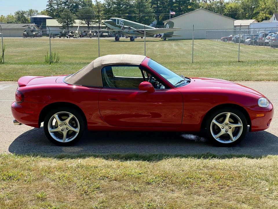 2001 Mazda NB MX-5 Miata - Image 8 of 31