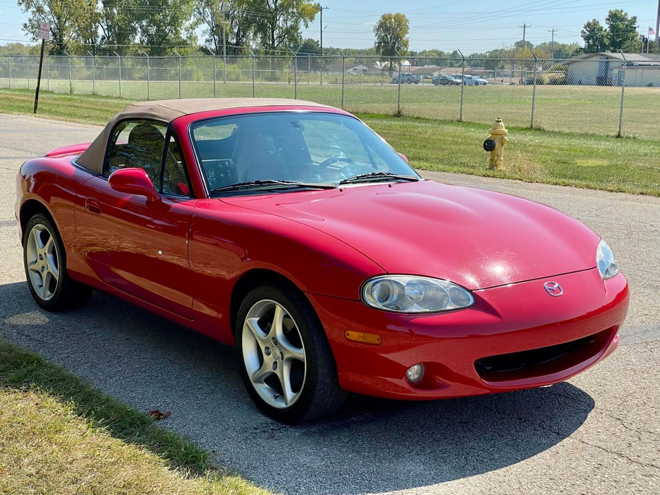 2001 Mazda NB MX-5 Miata - Image 9 of 31