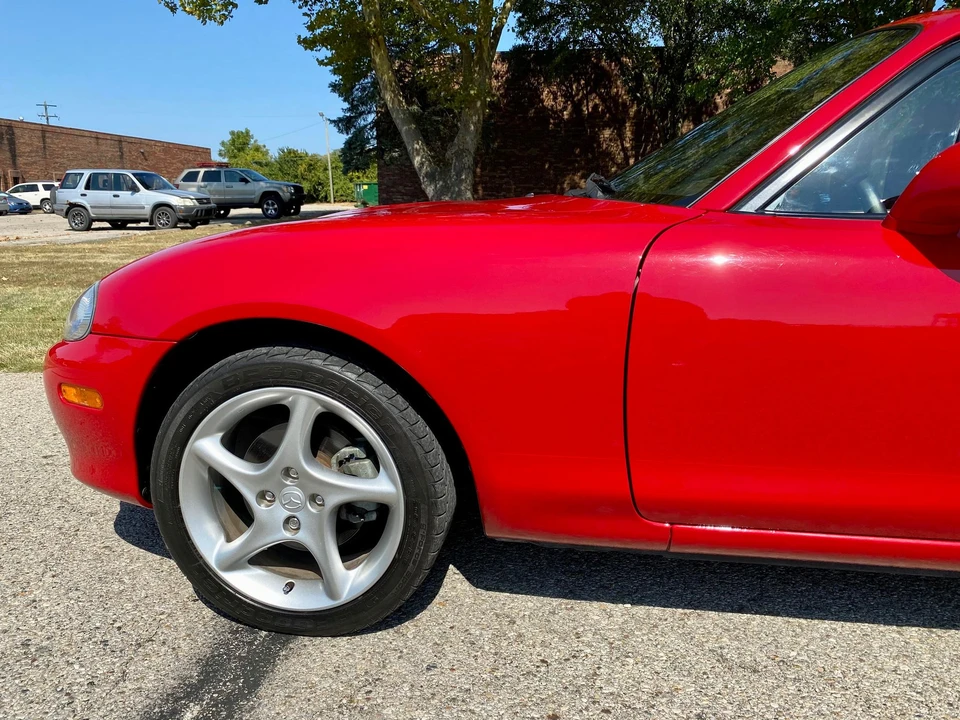 2001 Mazda NB MX-5 Miata - Image 28 of 31