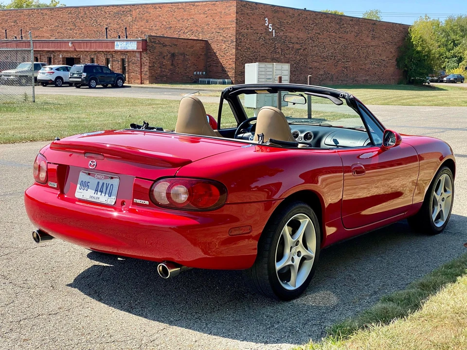 2001 Mazda NB MX-5 Miata - Image 18 of 31