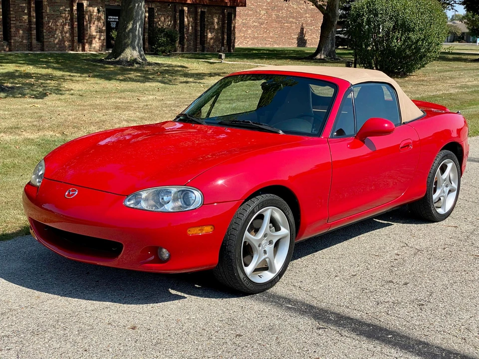 2001 Mazda NB MX-5 Miata - Image 2 of 31