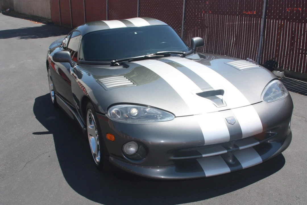 2002 Dodge Viper GTS 2nd Gen - Image 10 of 31