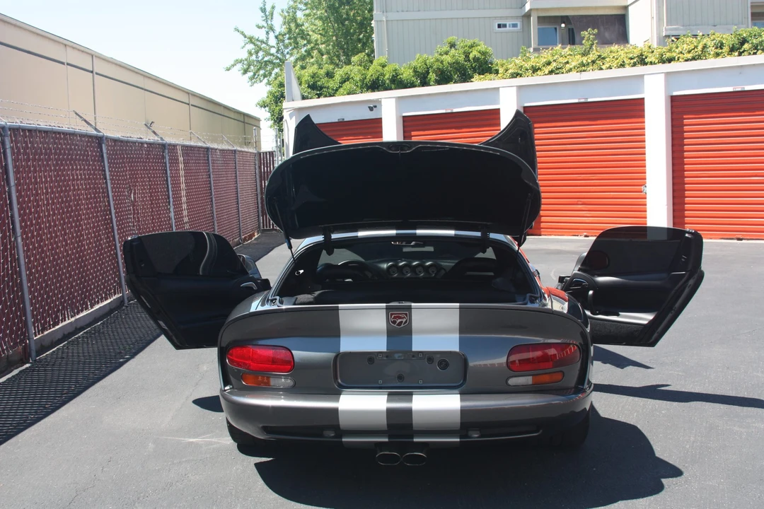 2002 Dodge Viper GTS 2nd Gen - Image 25 of 31