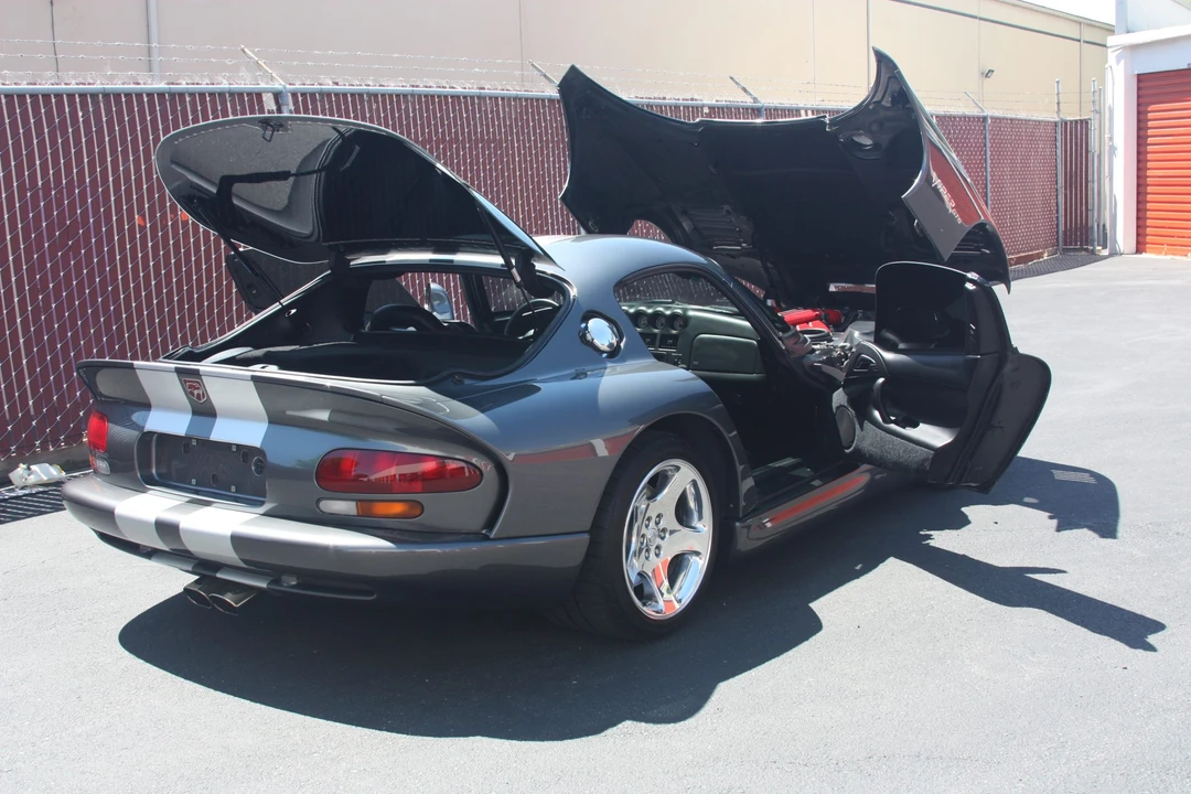 2002 Dodge Viper GTS 2nd Gen - Image 24 of 31