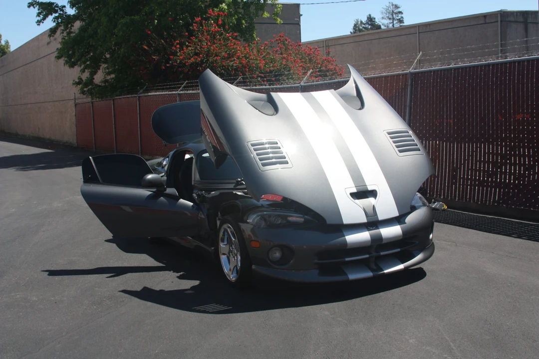 2002 Dodge Viper GTS 2nd Gen - Image 21 of 31