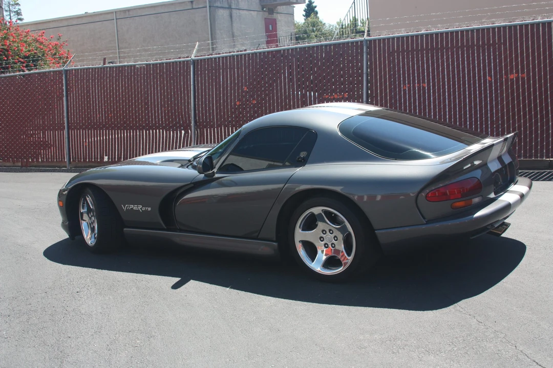2002 Dodge Viper GTS 2nd Gen - Image 2 of 31