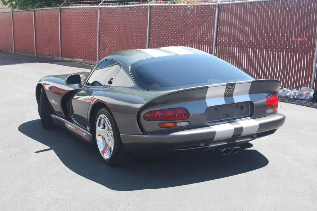 2002 Dodge Viper GTS 2nd Gen - Image 18 of 31
