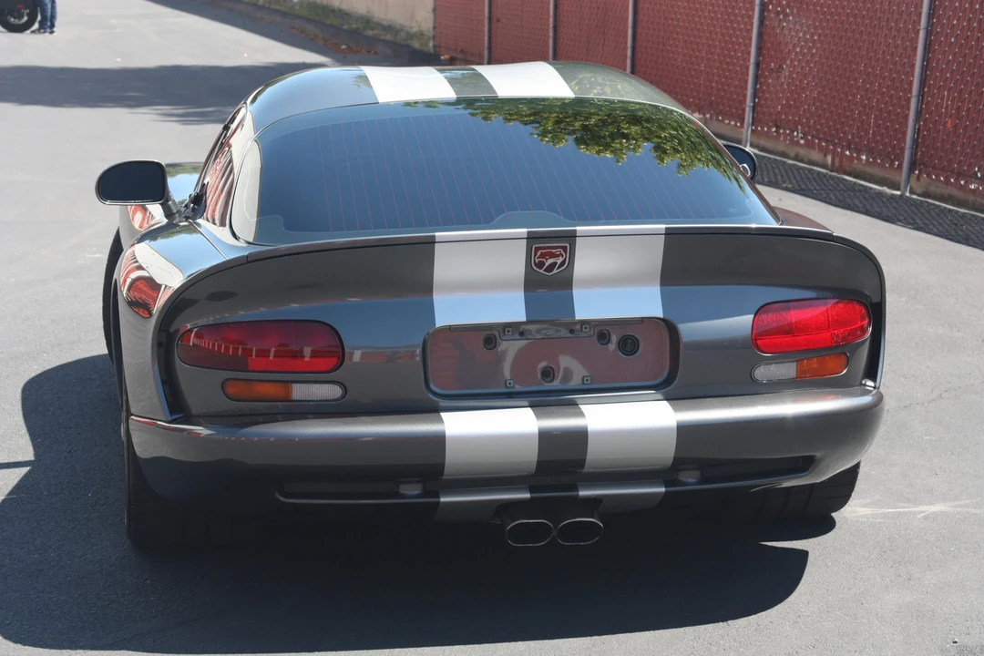 2002 Dodge Viper GTS 2nd Gen - Image 17 of 31