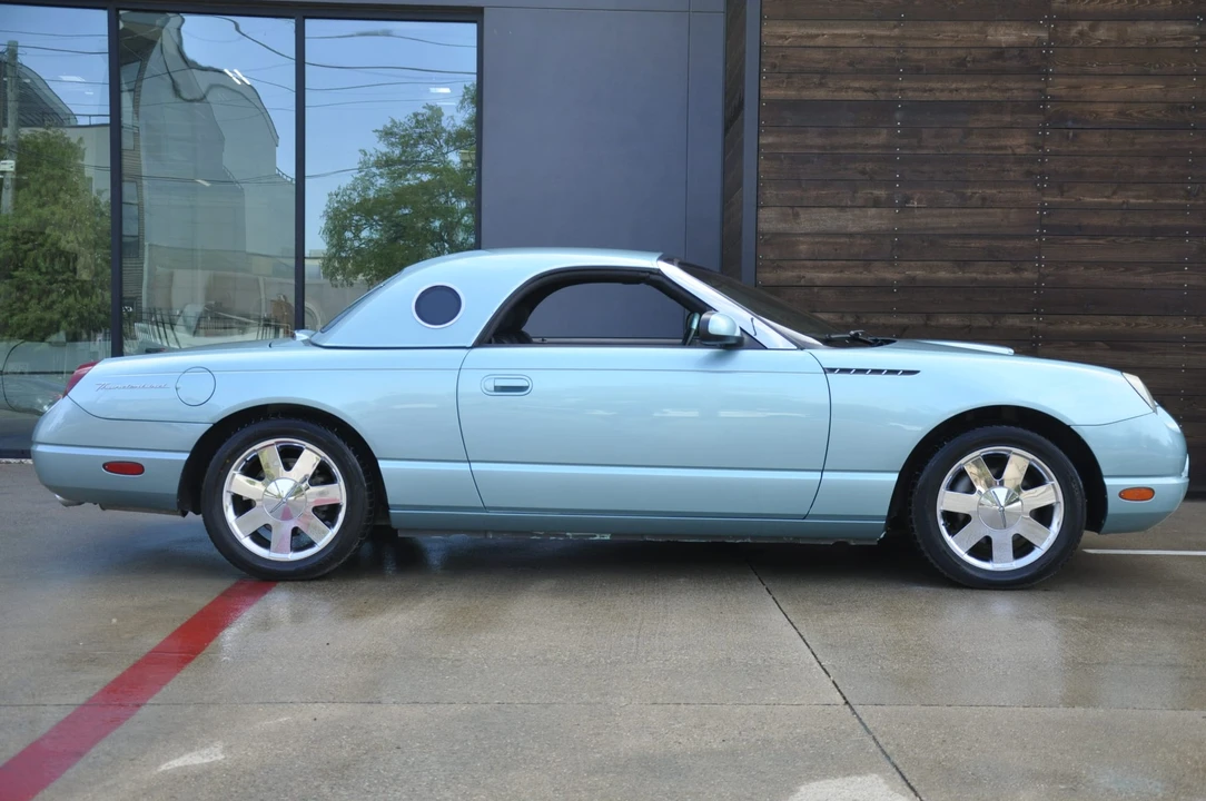 2002 Ford Thunderbird 11th Gen - Image 27 of 31