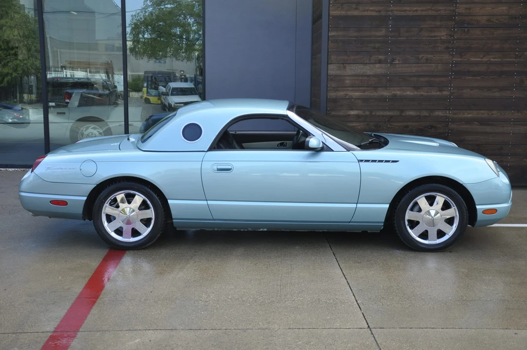 2002 Ford Thunderbird 11th Gen - Image 26 of 31
