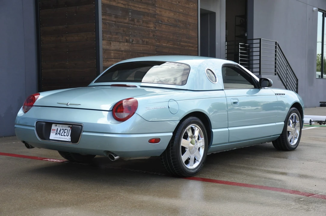 2002 Ford Thunderbird 11th Gen - Image 25 of 31