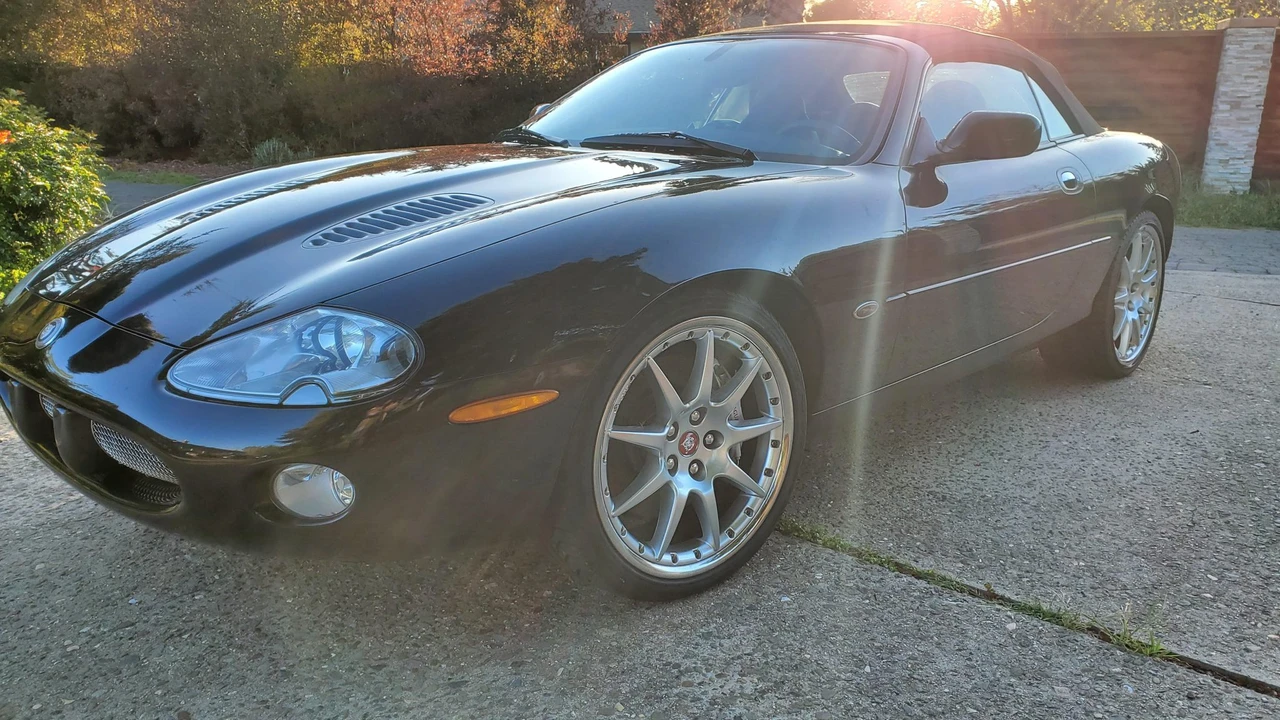 2002 Jaguar X100 XKR - Image 25 of 31