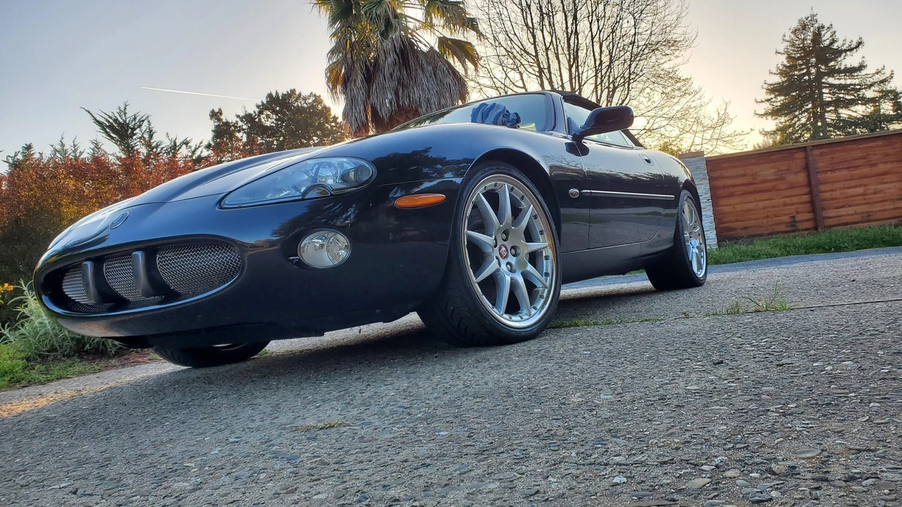 2002 Jaguar X100 XKR - Image 24 of 31