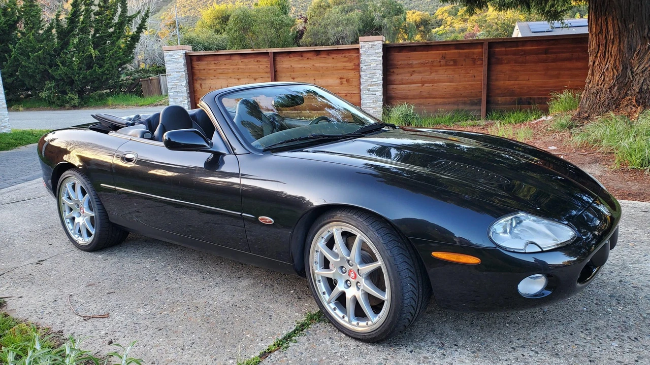 2002 Jaguar X100 XKR - Image 3 of 31