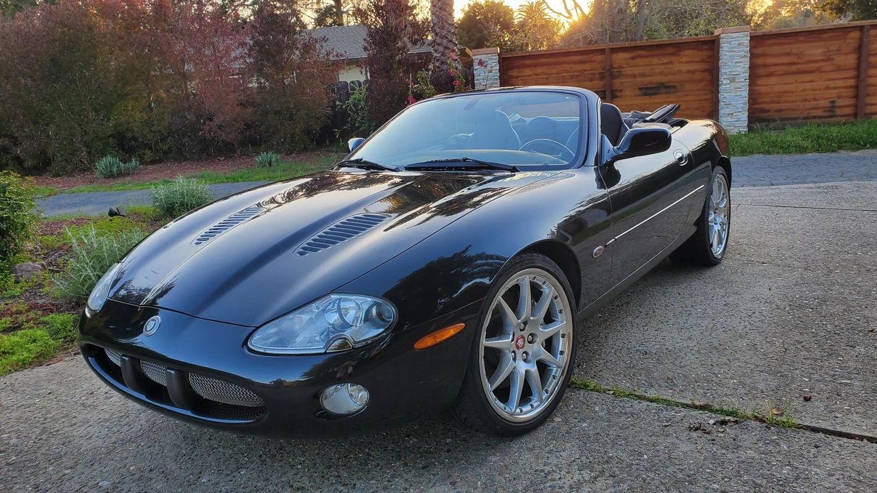 2002 Jaguar X100 XKR - Image 5 of 31