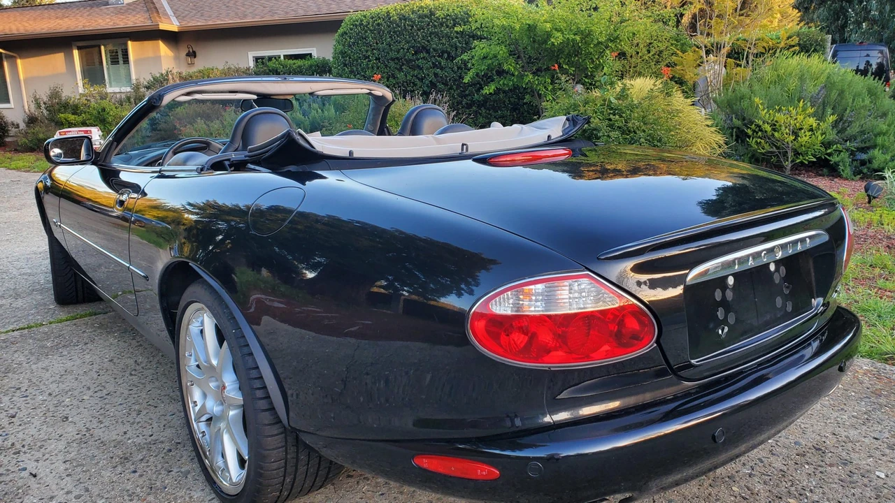 2002 Jaguar X100 XKR - Image 12 of 31