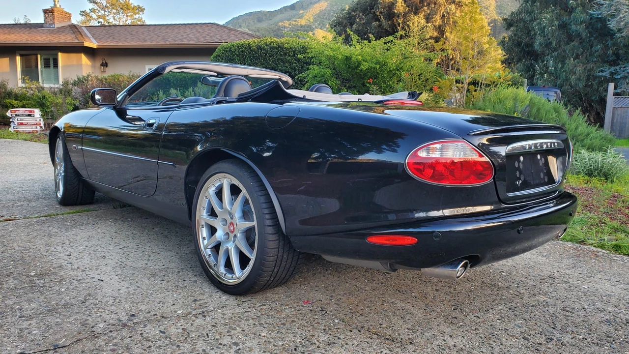 2002 Jaguar X100 XKR - Image 15 of 31