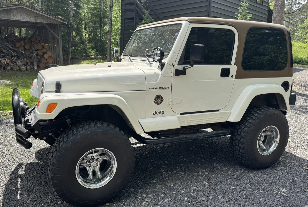 2002 Jeep TJ Wrangler - Image 2 of 31