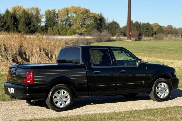 2002 Lincoln Blackwood - Image 2 of 7