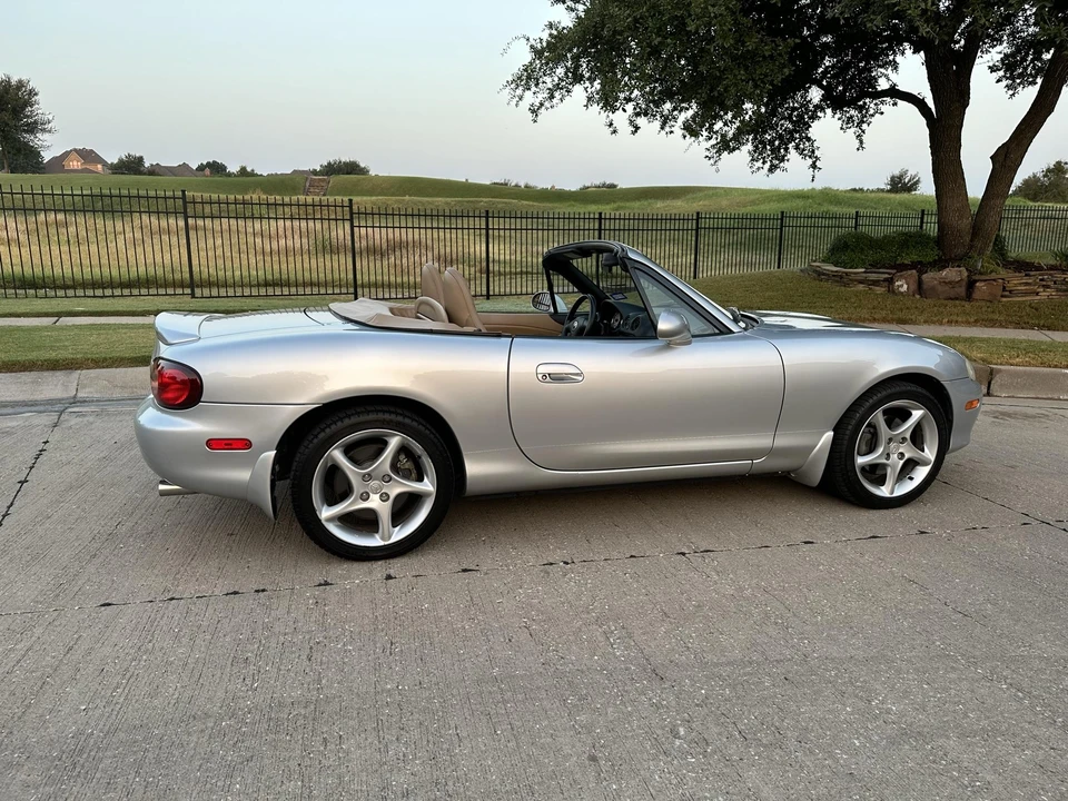 2002 Mazda NB MX-5 Miata - Image 18 of 31