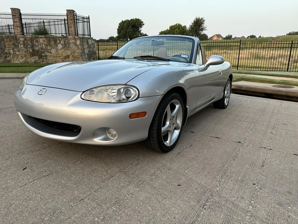 2002 Mazda NB MX-5 Miata - Image 2 of 31