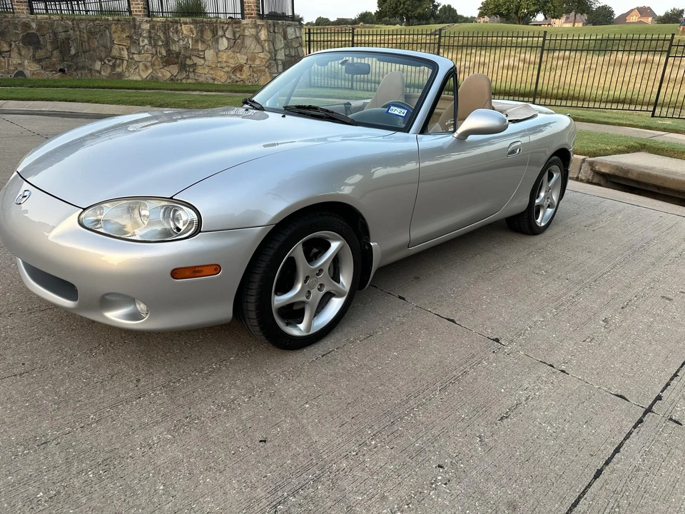 2002 Mazda NB MX-5 Miata - Image 3 of 31