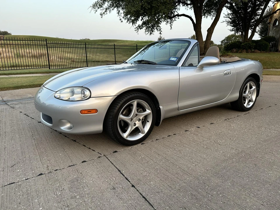 2002 Mazda NB MX-5 Miata - Image 4 of 31