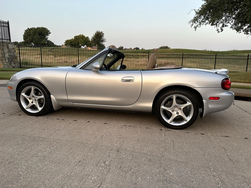 2002 Mazda NB MX-5 Miata - Image 8 of 31