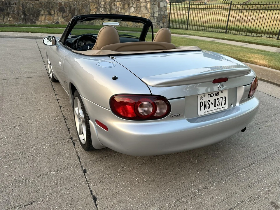 2002 Mazda NB MX-5 Miata - Image 11 of 31