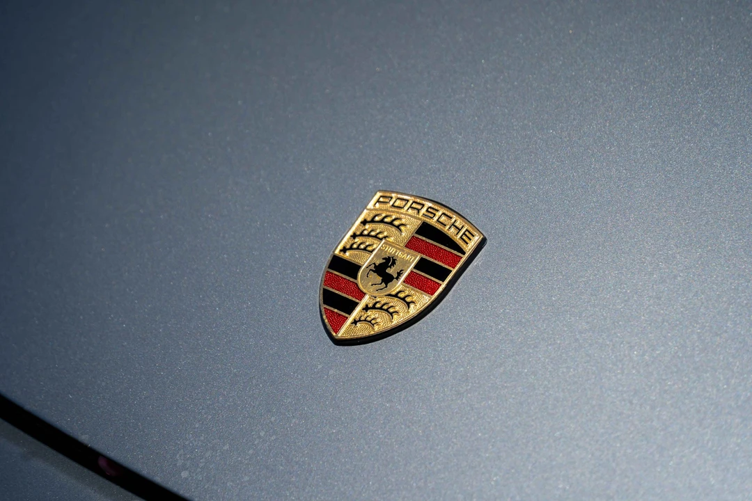 2002 Porsche 996 Carrera - Image 28 of 31