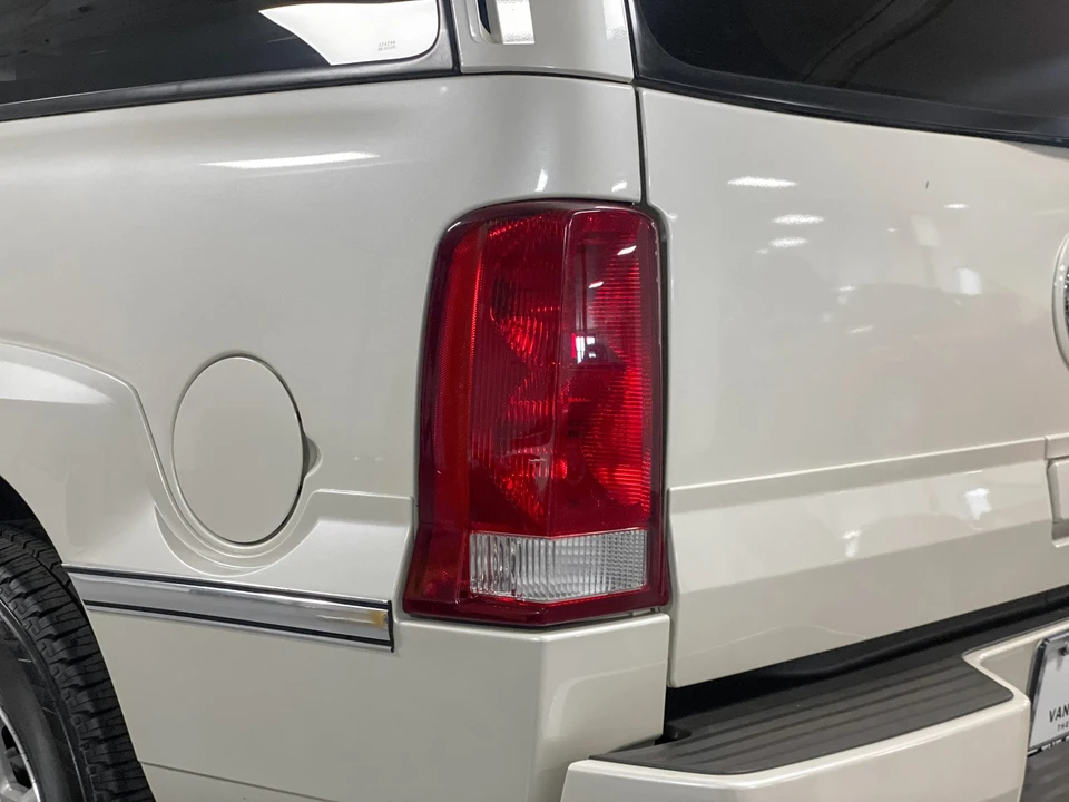 2003 Cadillac Escalade & EXT 2nd Gen - Image 31 of 31