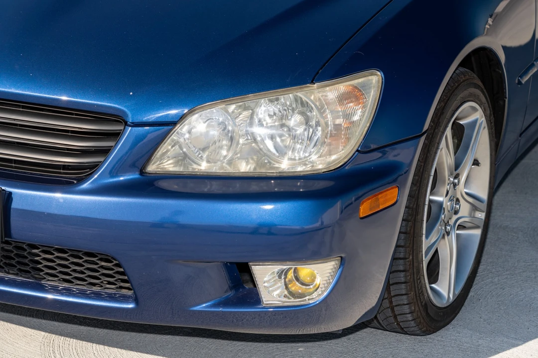 2003 Lexus IS 1st Gen - Image 15 of 31