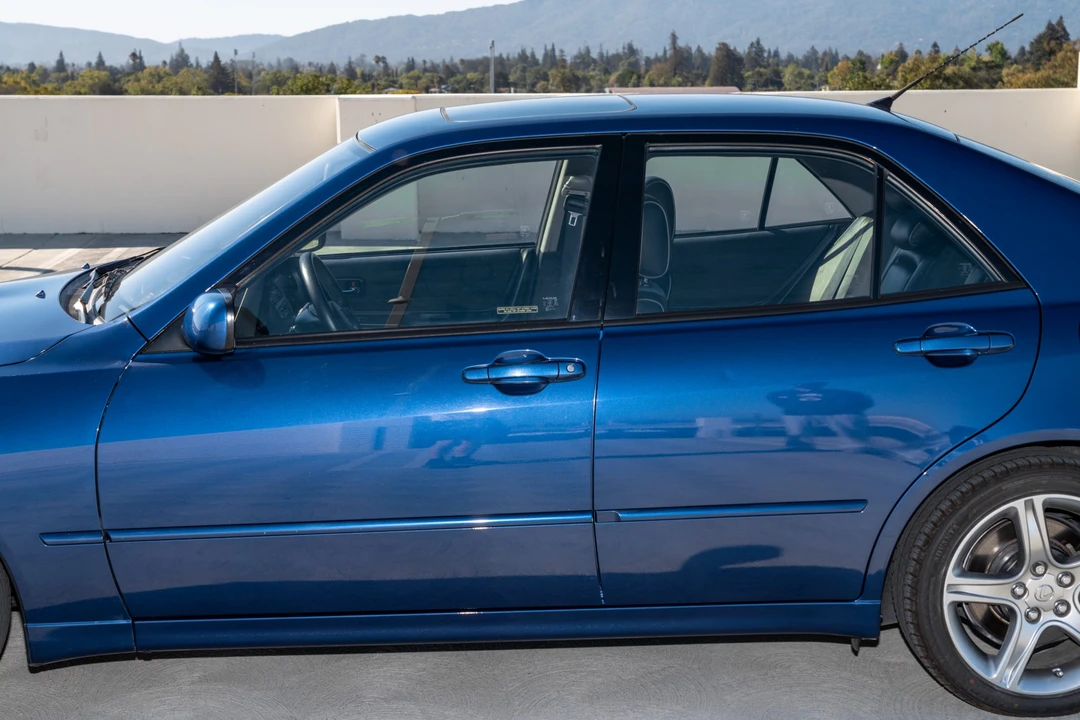 2003 Lexus IS 1st Gen - Image 26 of 31