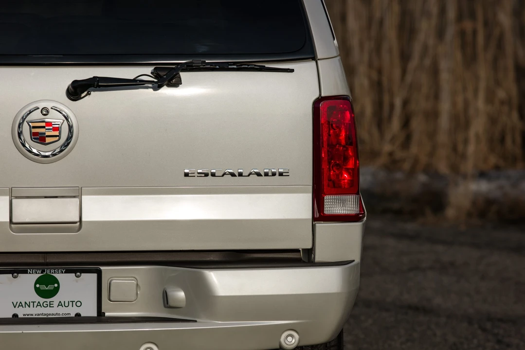 2004 Cadillac Escalade & EXT 2nd Gen - Image 29 of 31