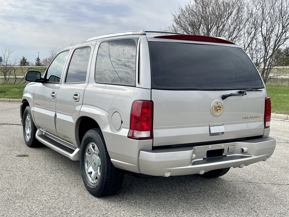2004 Cadillac Escalade & EXT 2nd Gen - Image 11 of 31