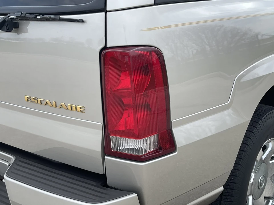 2004 Cadillac Escalade & EXT 2nd Gen - Image 23 of 31