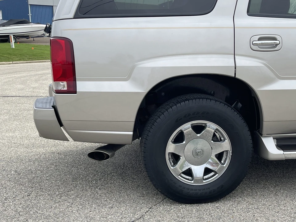 2004 Cadillac Escalade & EXT 2nd Gen - Image 21 of 31
